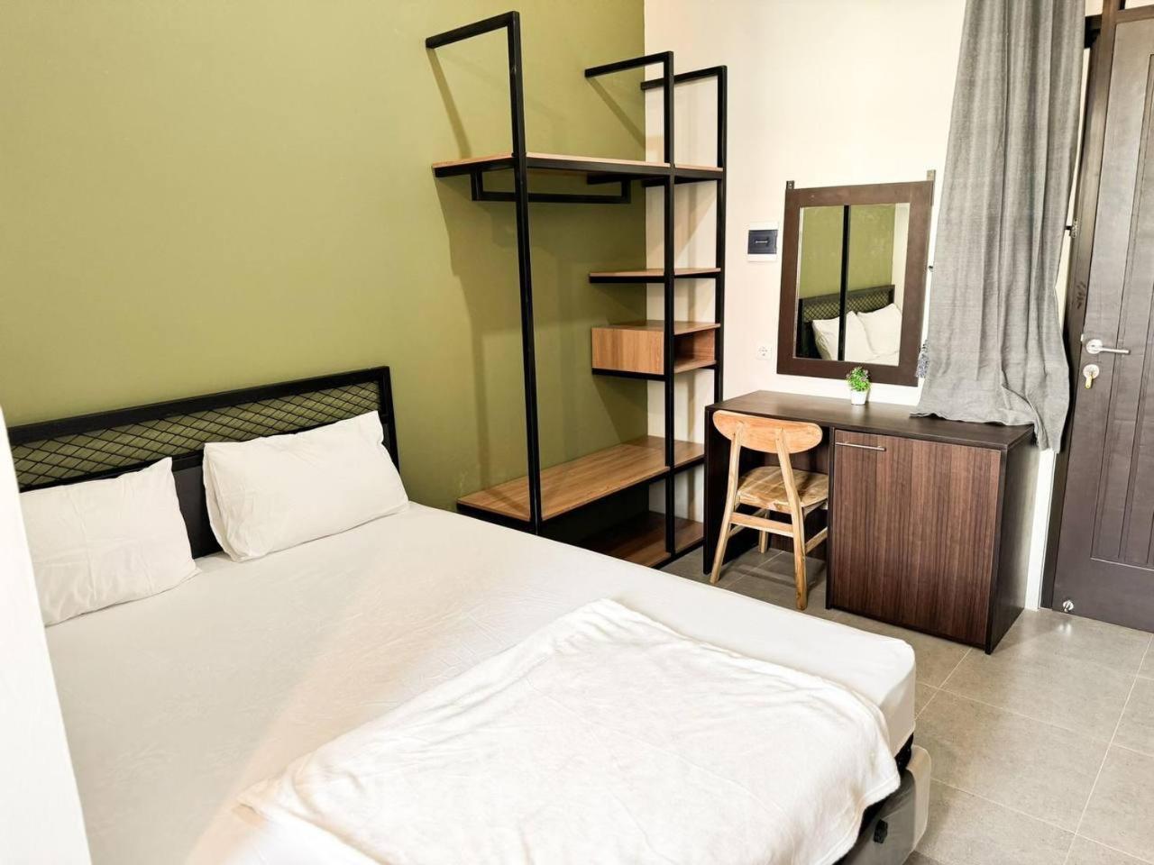Ap Living Grand Kamala Lagoon Bekasi Exteriör bild